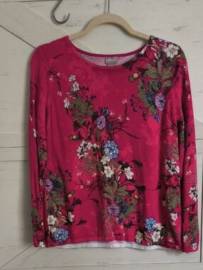Chicos Shirt. Size 1 (M) Dark Pink.